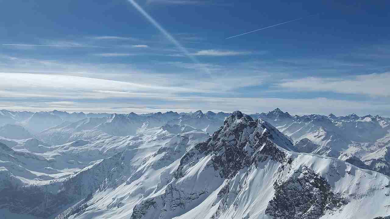 Montagna con neve