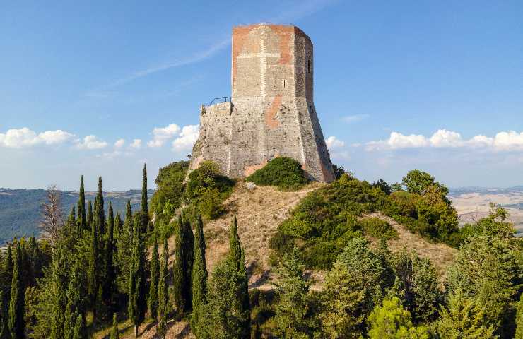 Rocca d'Orcia vista dal basso