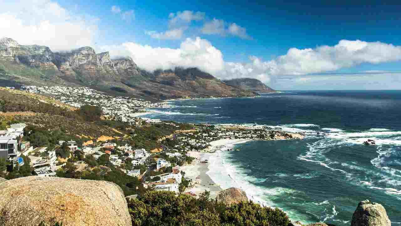 Vista sul mare di Città del Capo in Sudafrica