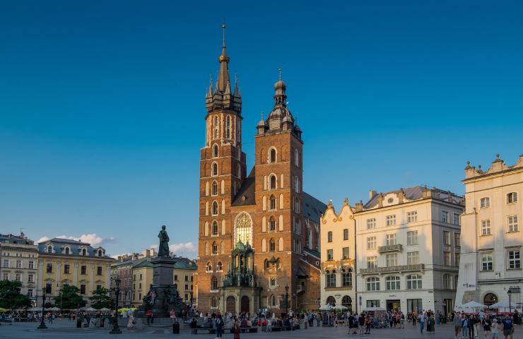 Vista frontale della Basilica di Santa Maria a Cracovia