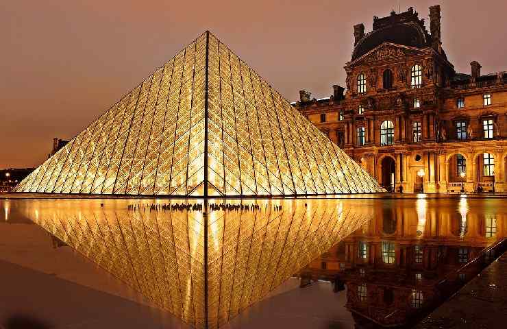 Museo Louvre Parigi