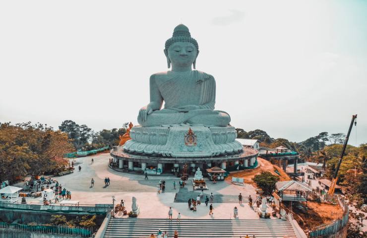 Statua del grande buddha a Phuket in Thailandia