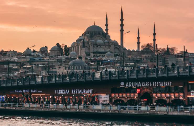 Istanbul al tramonto