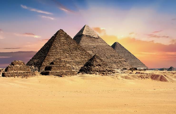 Piramidi Giza