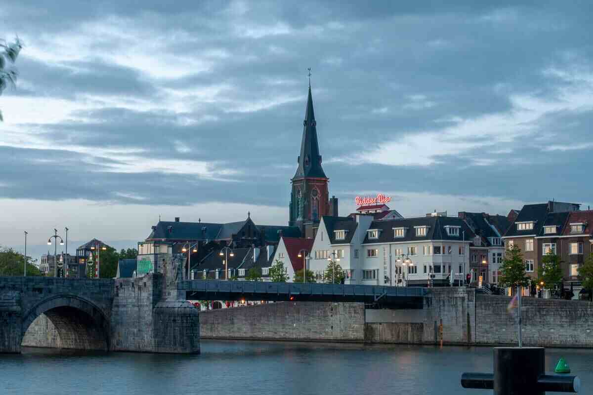 vista sulla chiesa di Maastricht