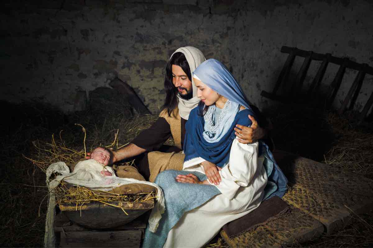 Giuseppe Maria e il bambin Gesù nel presepe vivente