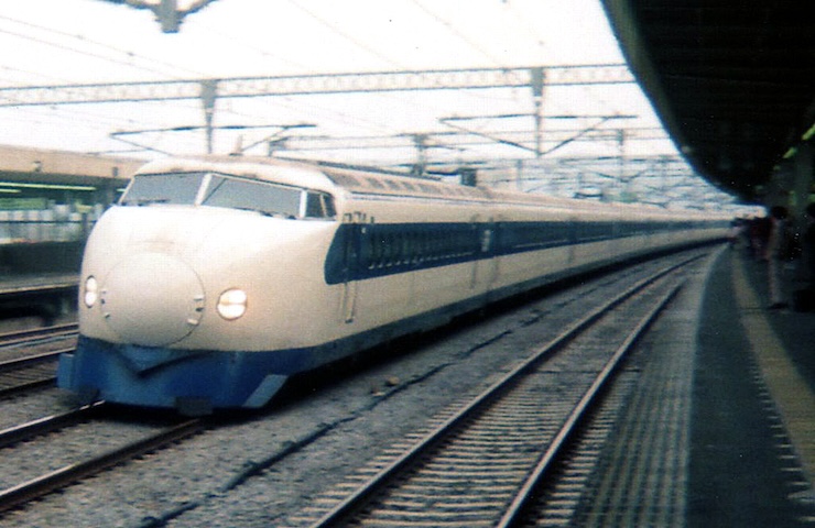 I Shinkansen compiono 60 anni, ecco i treni proiettile giapponesi